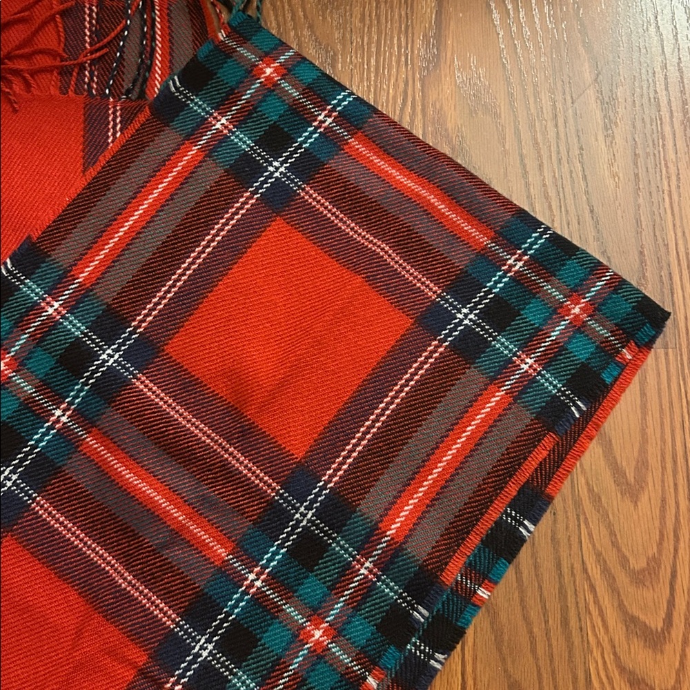Old Navy Red Plaid Scarf - Picture 4 of 9